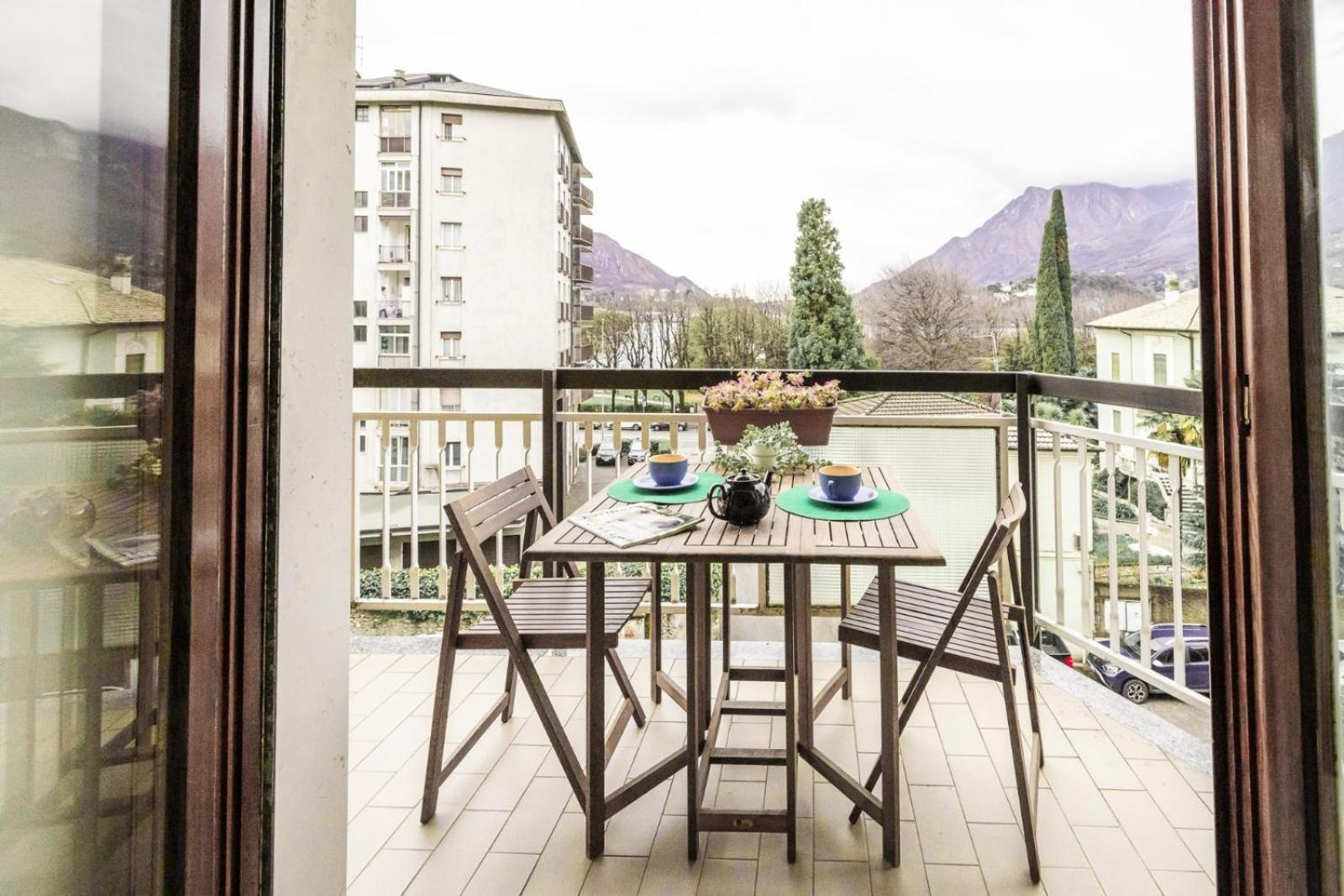 Big Deluxe Apts Italian Style Lake&Terrace Apartment Lecco Exterior photo